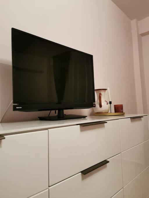 Apartament Spatios In Орадя Экстерьер фото