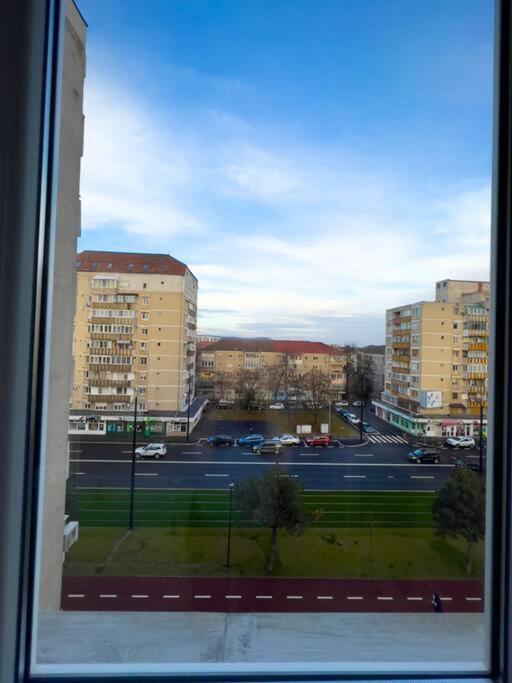 Apartament Spatios In Орадя Экстерьер фото