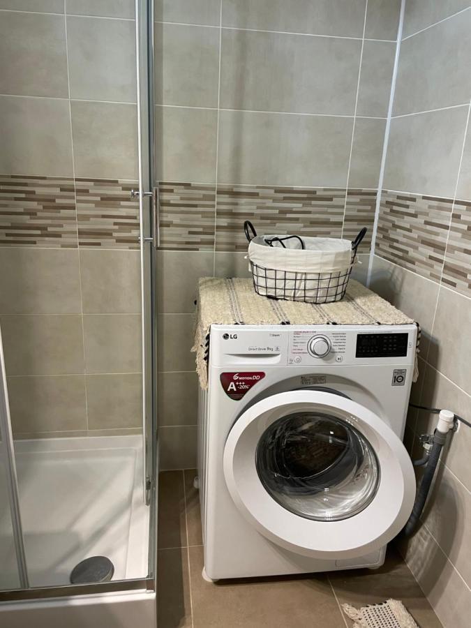 Apartament Spatios In Орадя Экстерьер фото