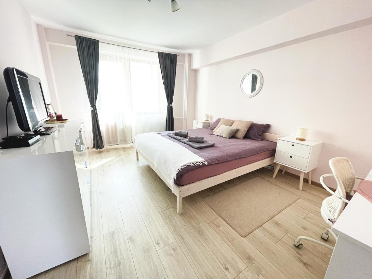 Apartament Spatios In Орадя Экстерьер фото